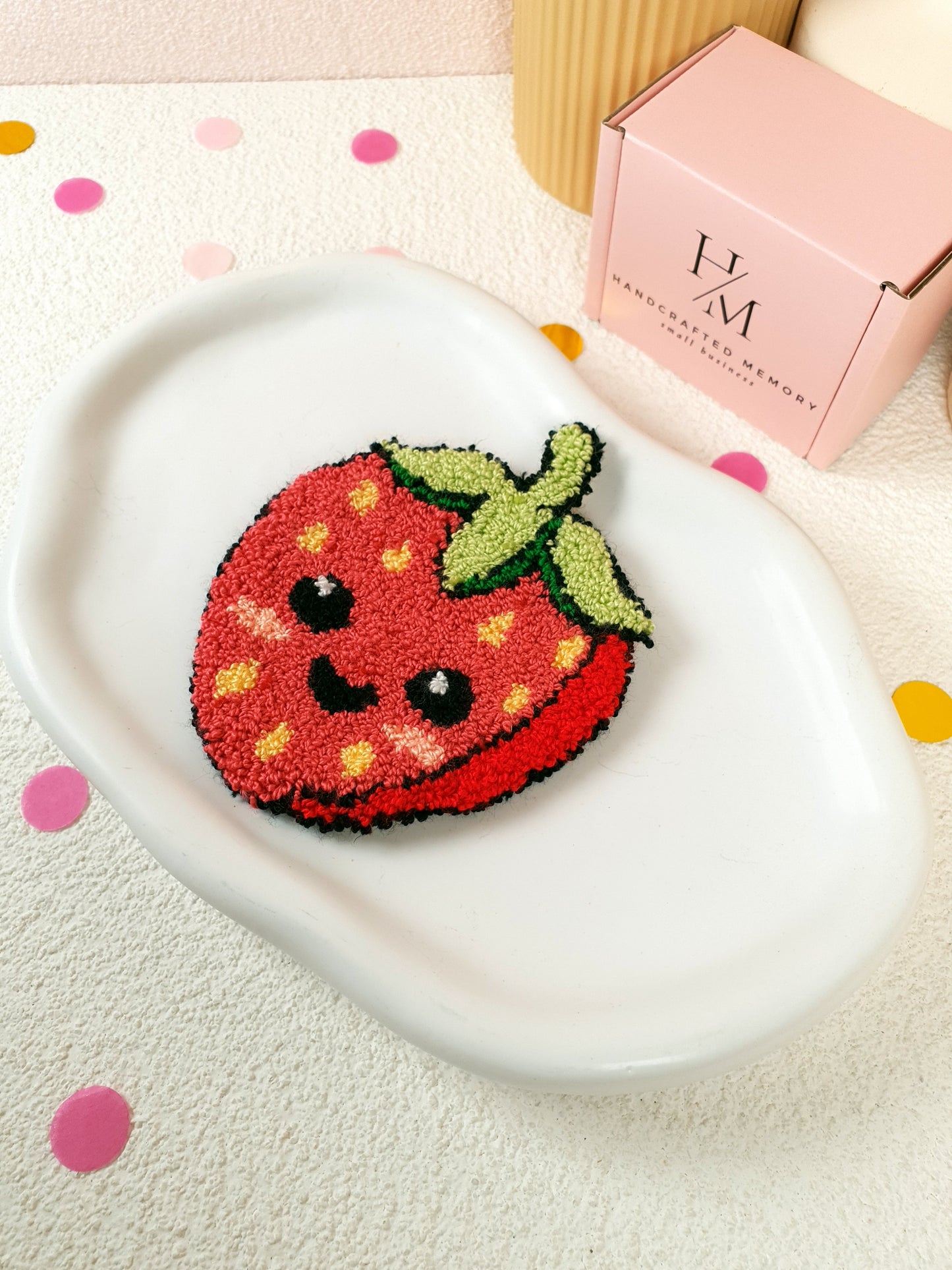 Happy Strawberry Mug Rug
