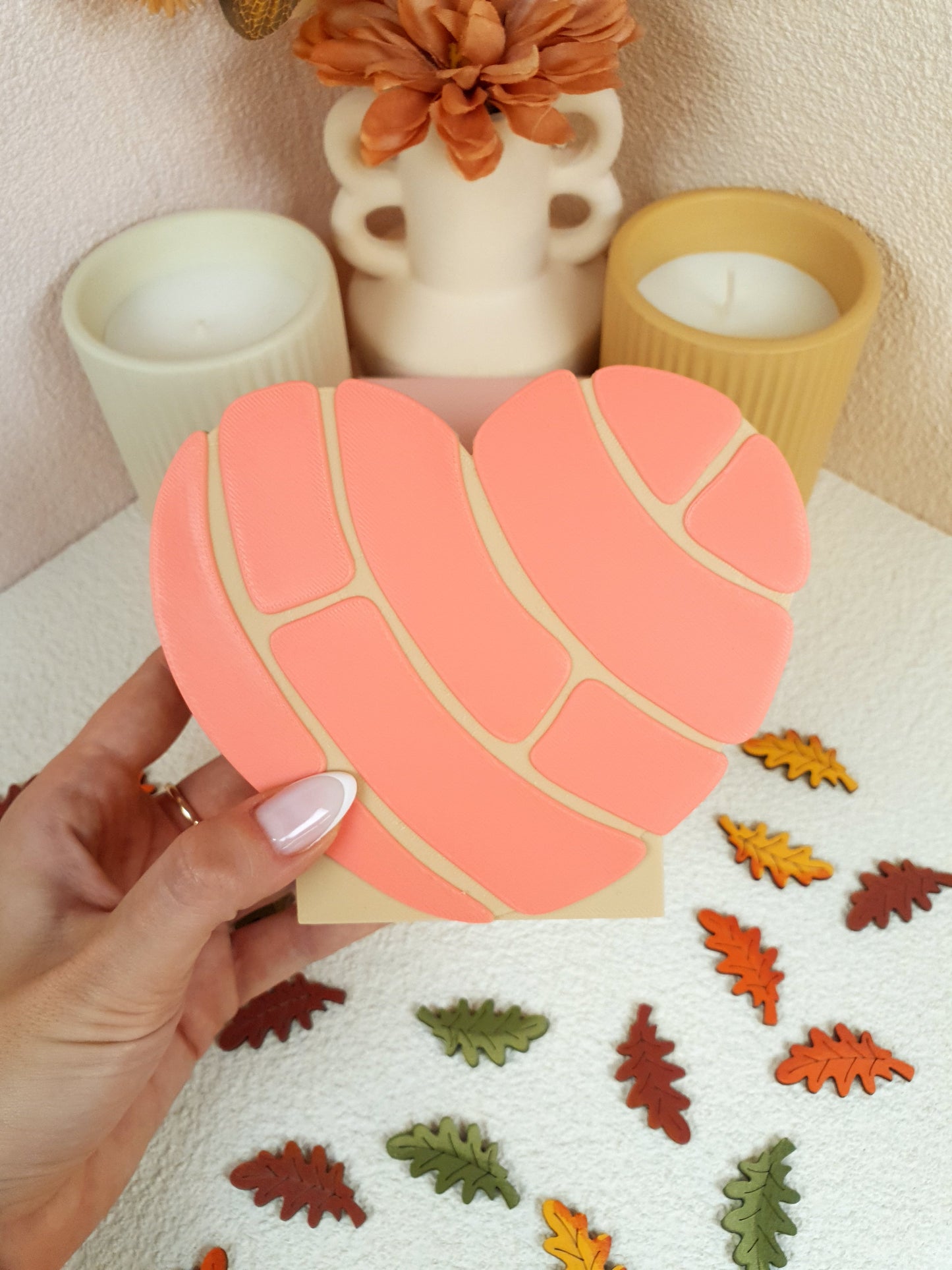 Concha Heart Pen Holder