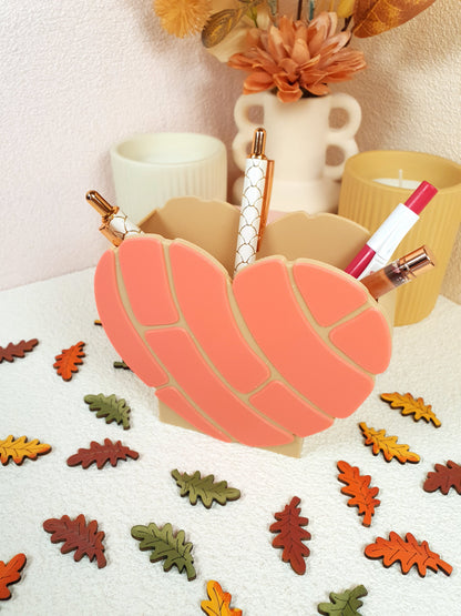 Concha Heart Pen Holder