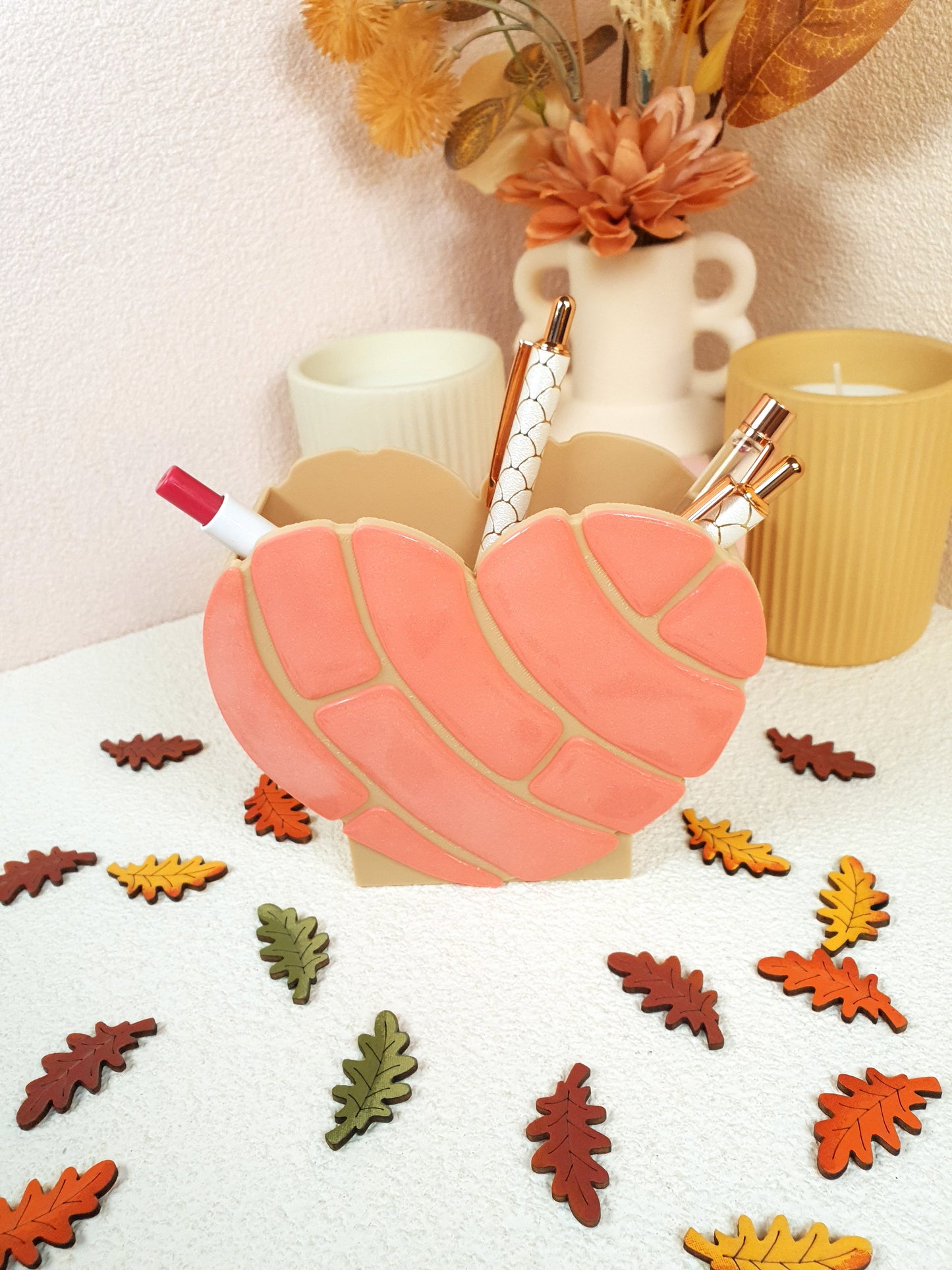 Concha Heart Pen Holder